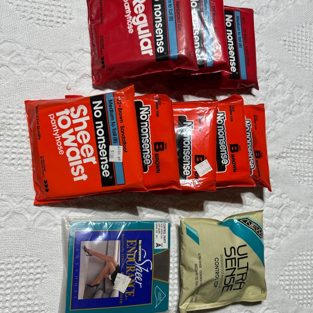Lot of Vintage No Nonsense Women's Pantyhose - size B- new in package